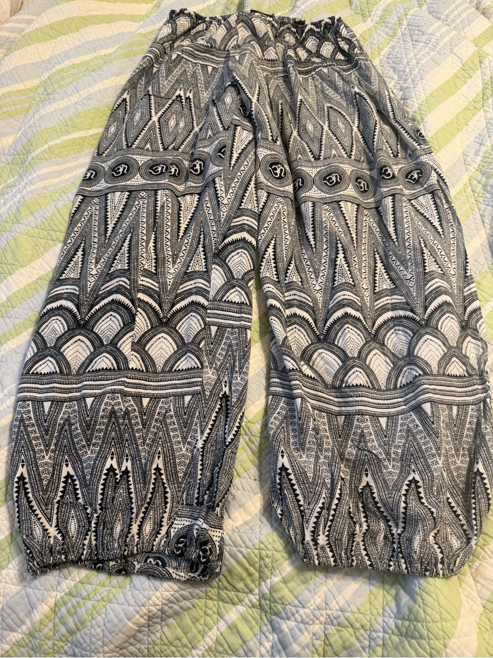 Black & White Wide-Leg Patterned Elastic-Waist Pants